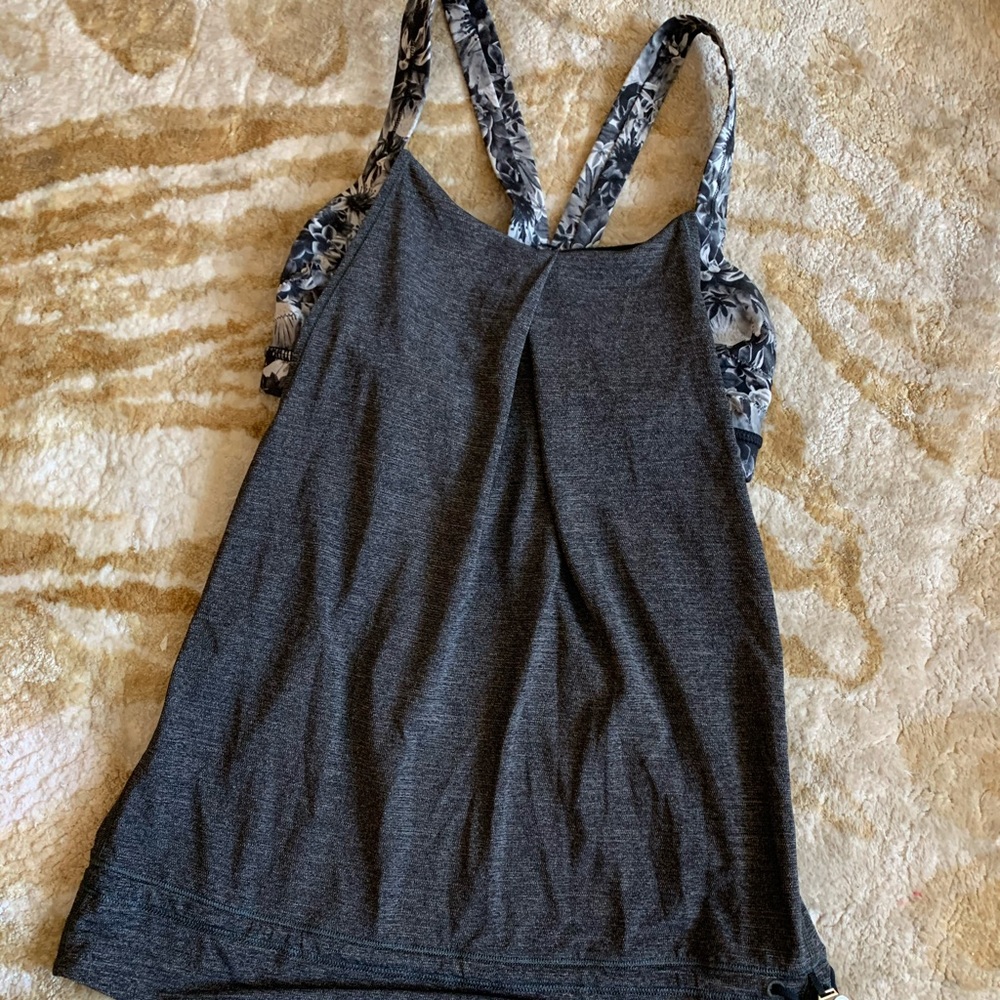 Lululemon workout tank size 2